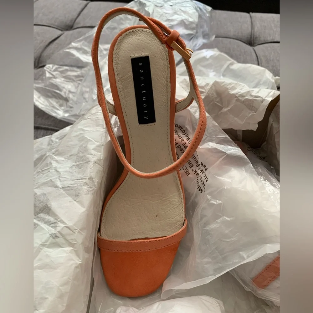 Sanctuary beautiful coral wedge heels 2” hight gently use size 8M - Picture 3 of 9